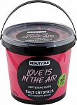 BEAUTY JAR Mīkstinošie vannas kristāli “Love is in the air”, 1200g